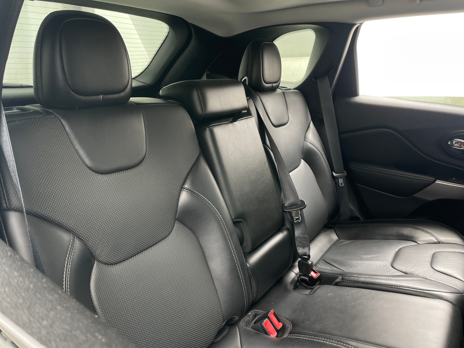 Thumbnail: 2019 Jeep Cherokee - 5