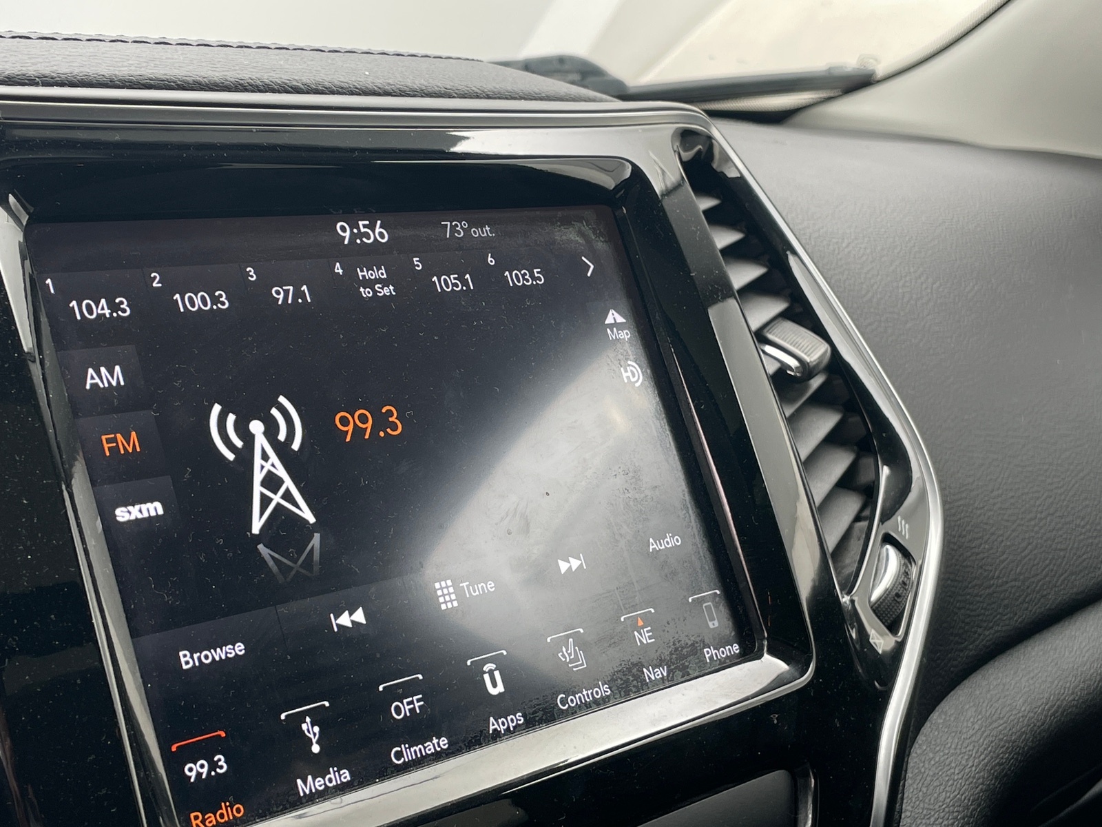 Thumbnail: 2019 Jeep Cherokee - 3