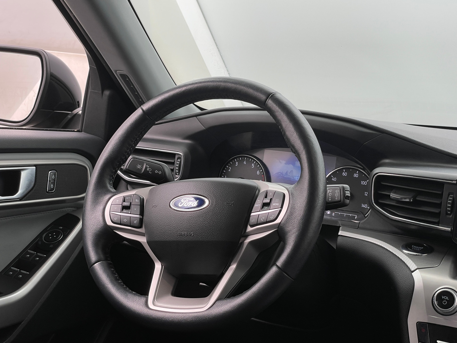 Thumbnail: 2022 Ford Explorer - 5