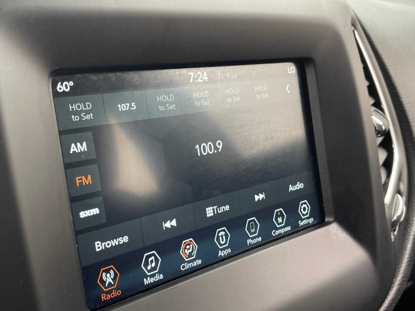 Thumbnail: 2019 Jeep Compass - 3