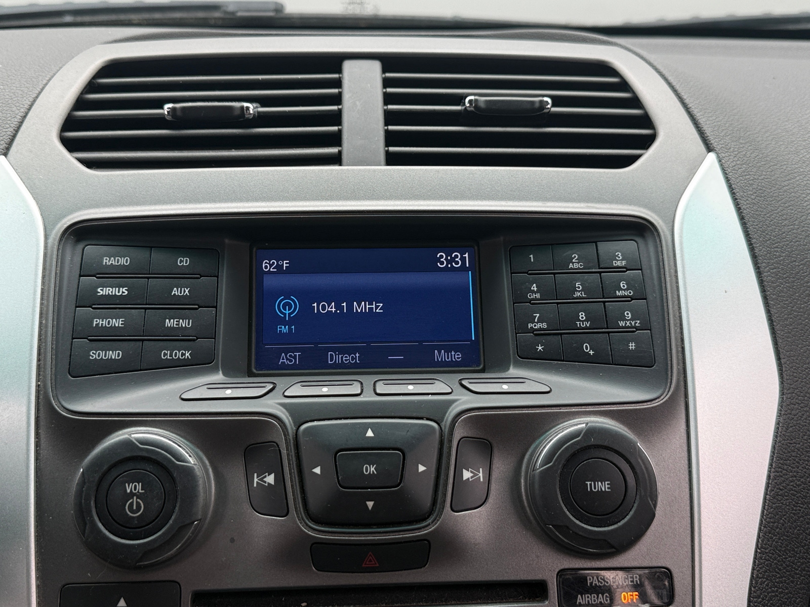 Thumbnail: 2015 Ford Explorer - 4