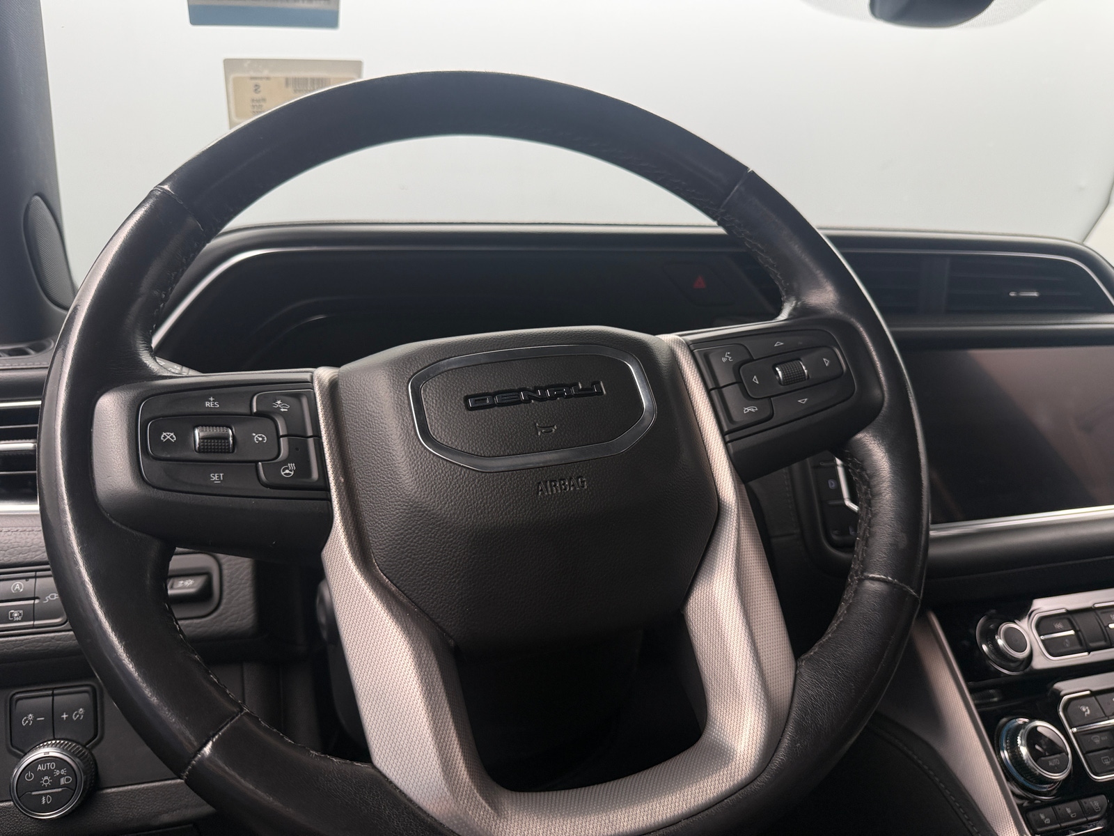 Thumbnail: 2022 GMC Yukon XL - 4