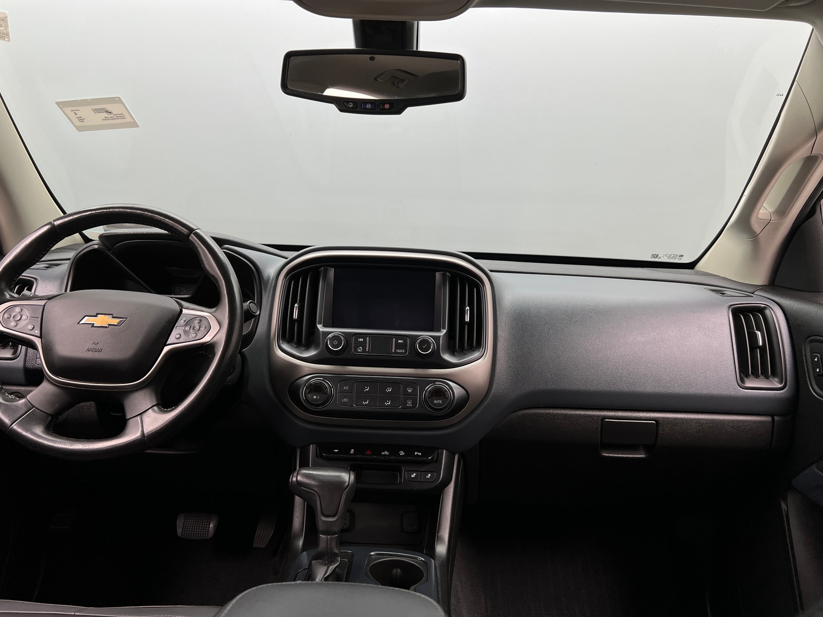 Thumbnail: 2021 Chevrolet Colorado - 3