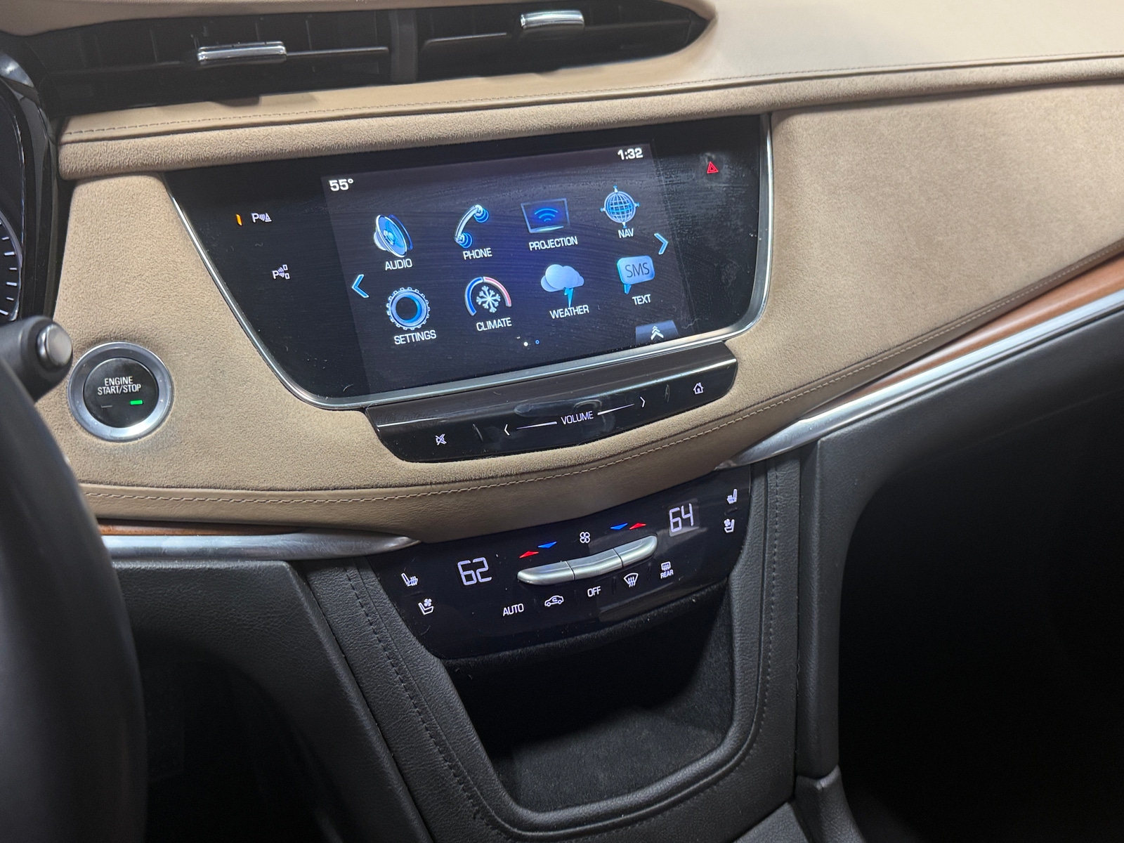 Thumbnail: 2017 Cadillac XT5 - 3