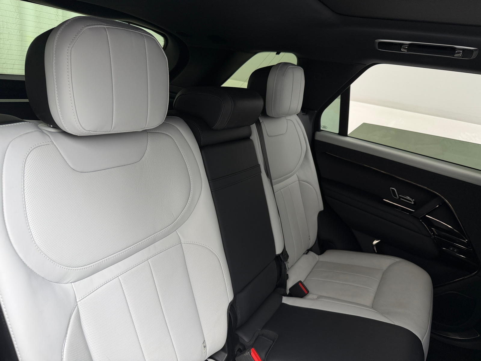 Thumbnail: 2023 Land Rover Range Rover Sport - 5