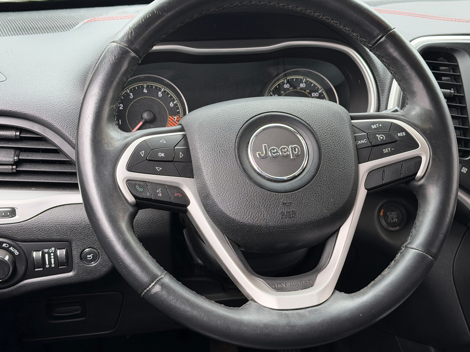 Thumbnail: 2014 Jeep Cherokee - 5