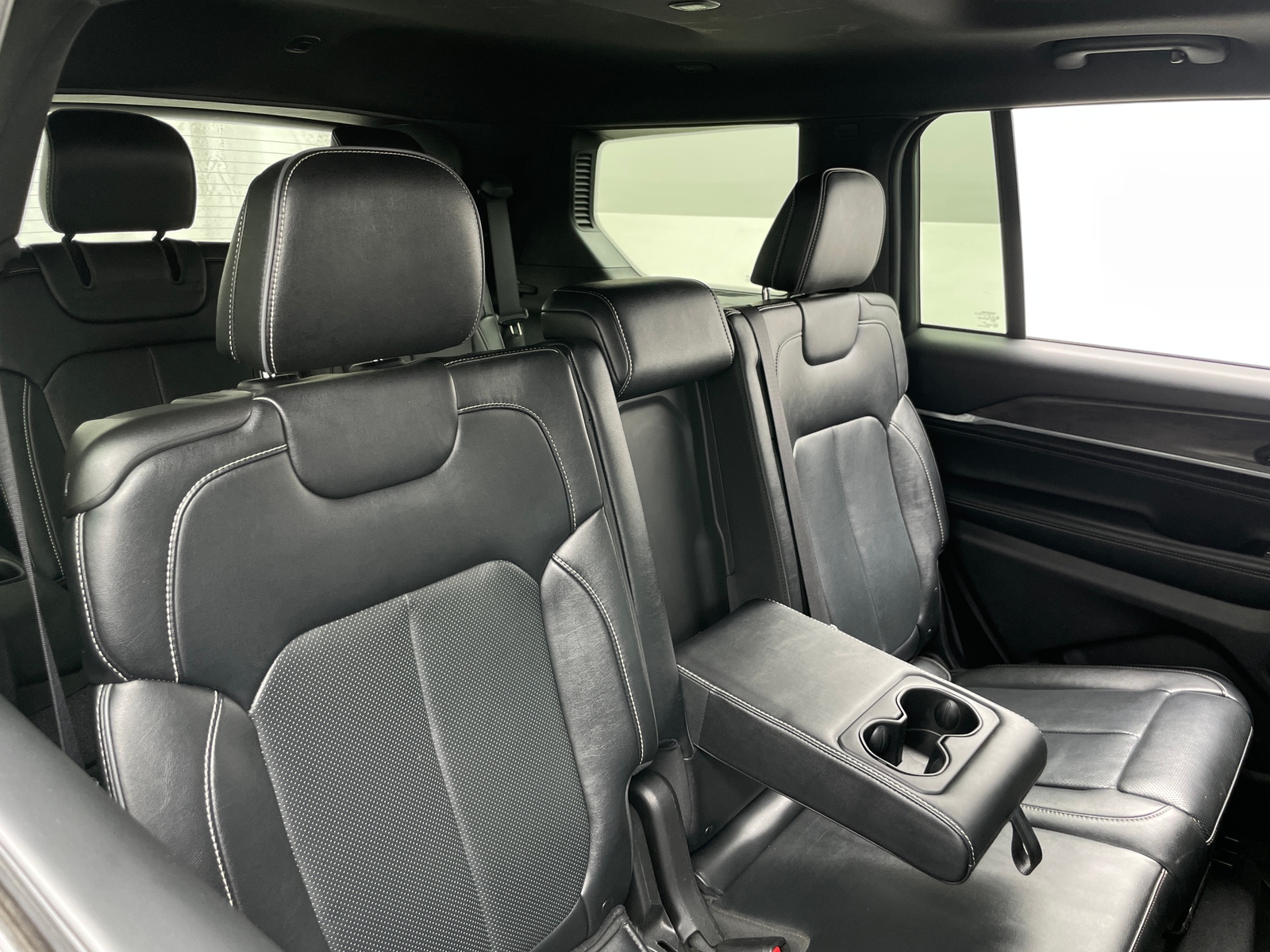 Thumbnail: 2024 Jeep Grand Cherokee L - 5