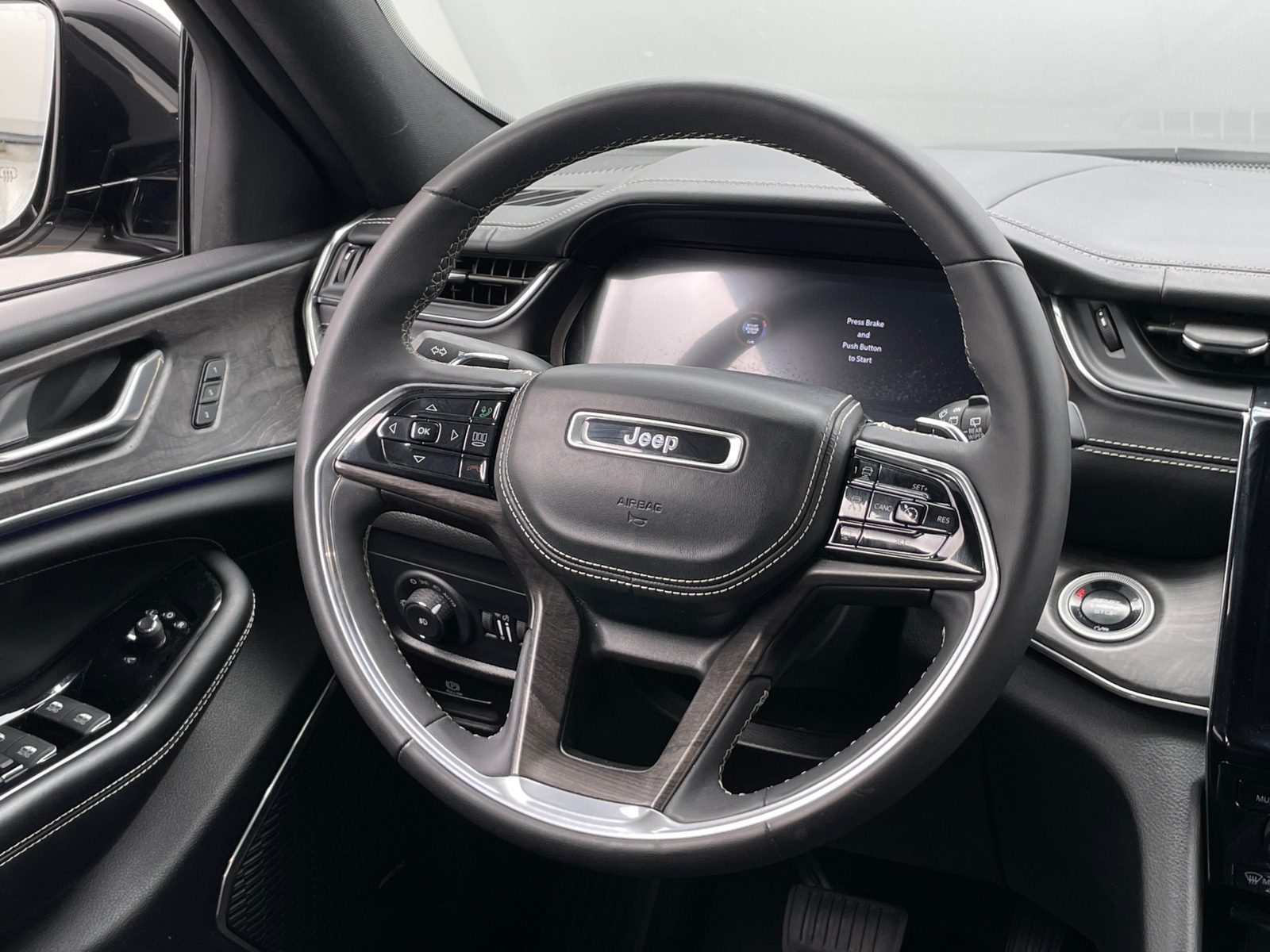Thumbnail: 2024 Jeep Grand Cherokee L - 4