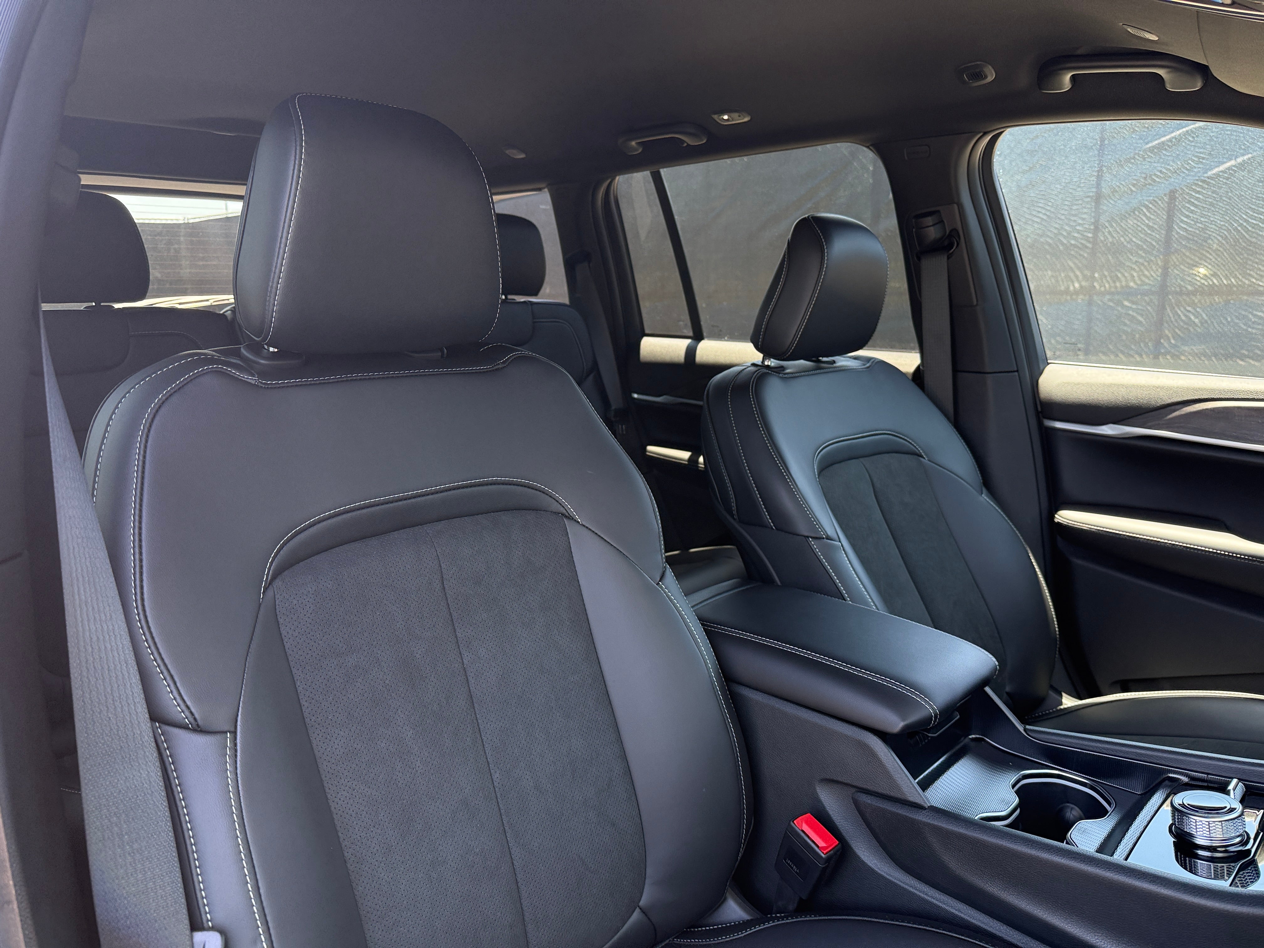 2026 Jeep Grand Cherokee Laredo Altitude 4x4's photo