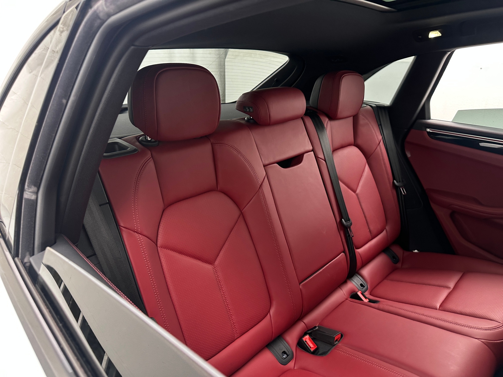 Thumbnail: 2023 Porsche Macan - 5