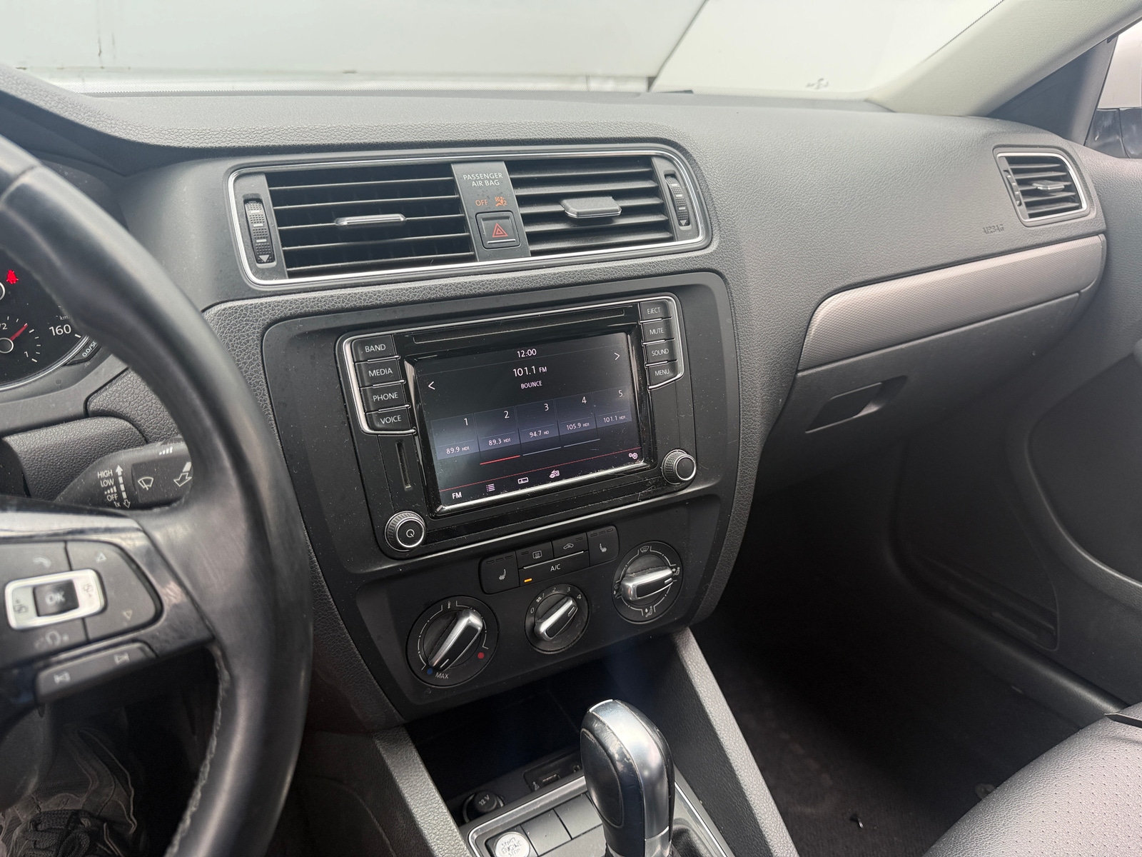 Thumbnail: 2017 Volkswagen Jetta - 3