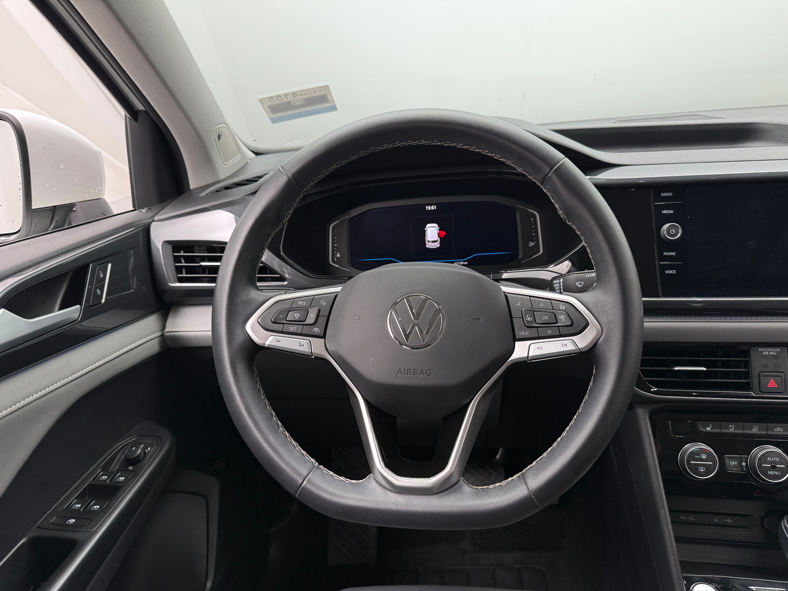 Thumbnail: 2023 Volkswagen Taos - 4