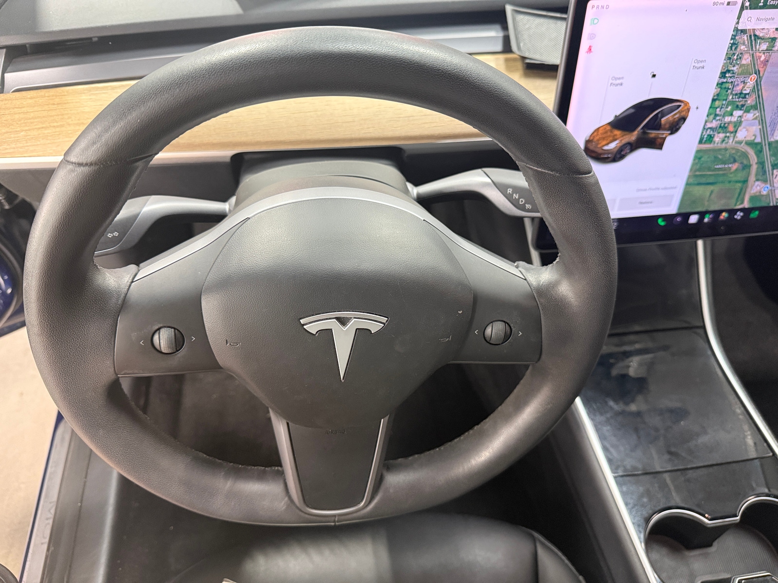 Thumbnail: 2020 Tesla Model 3 - 4