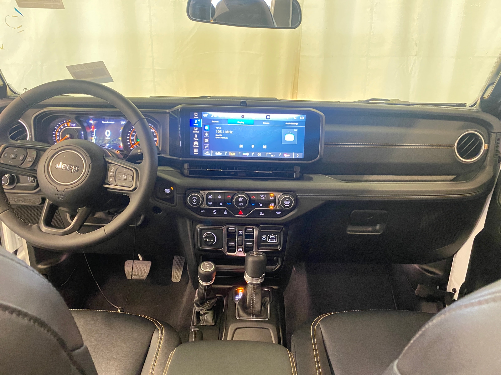Thumbnail: 2025 Jeep Gladiator - 2