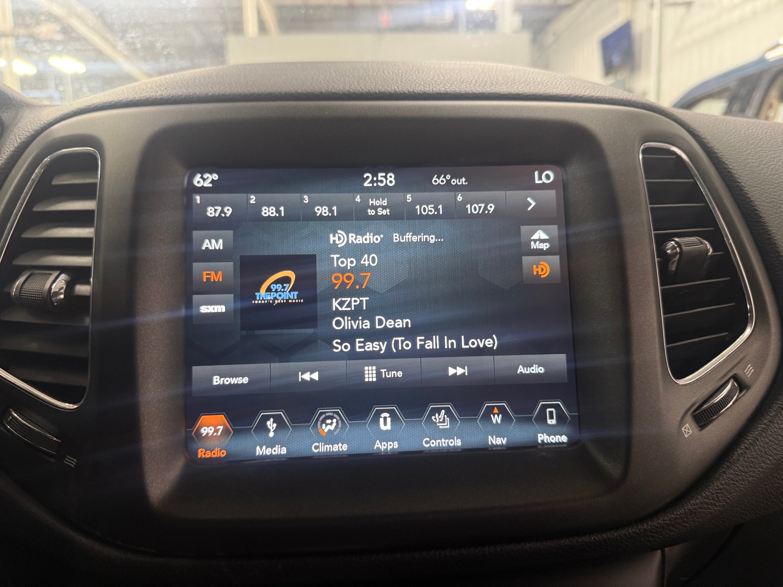 Thumbnail: 2020 Jeep Compass - 3