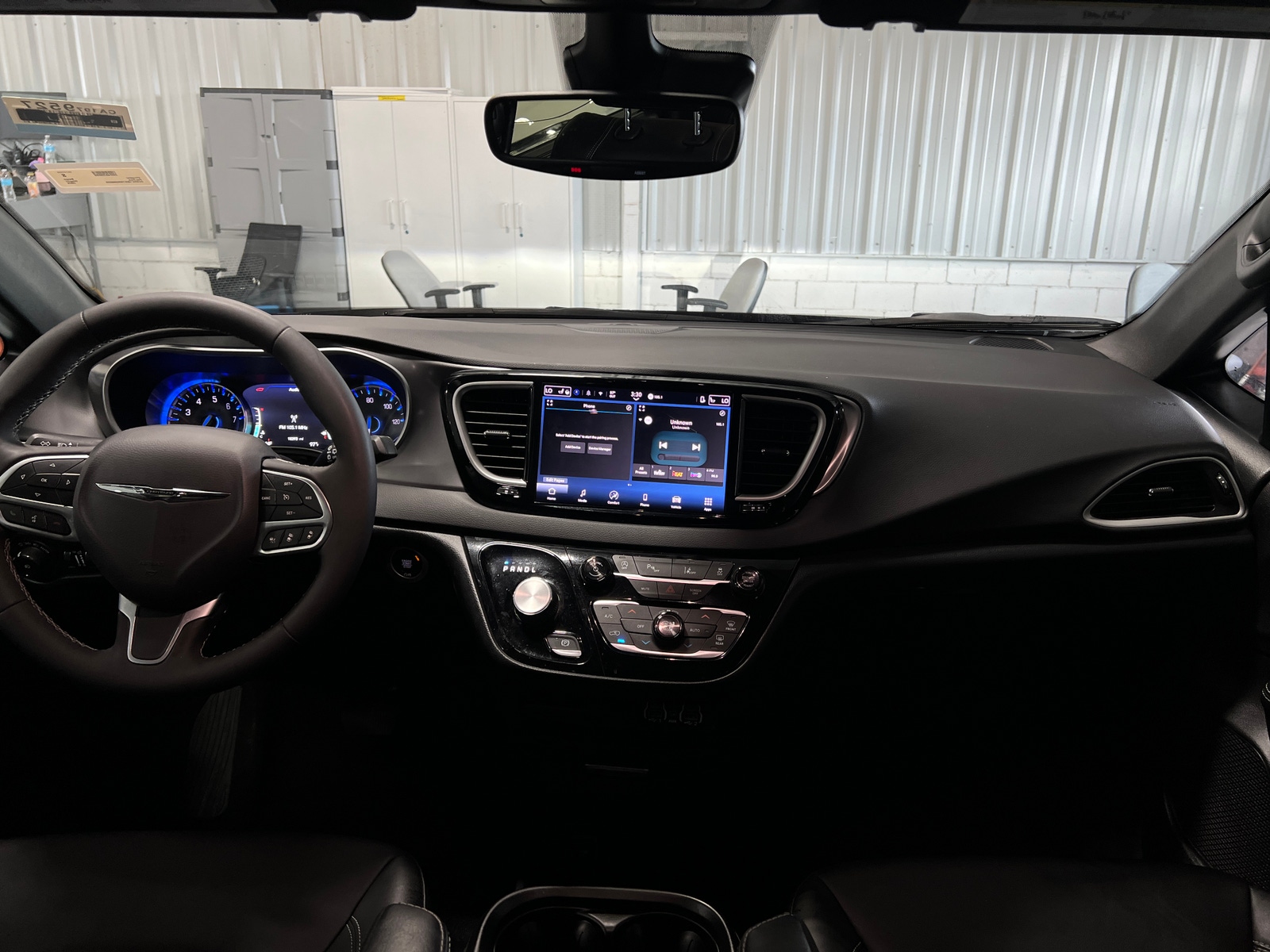 Thumbnail: 2025 Chrysler Pacifica - 2