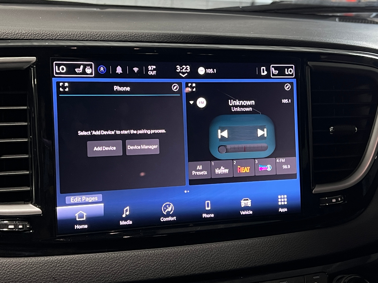 Thumbnail: 2025 Chrysler Pacifica - 3