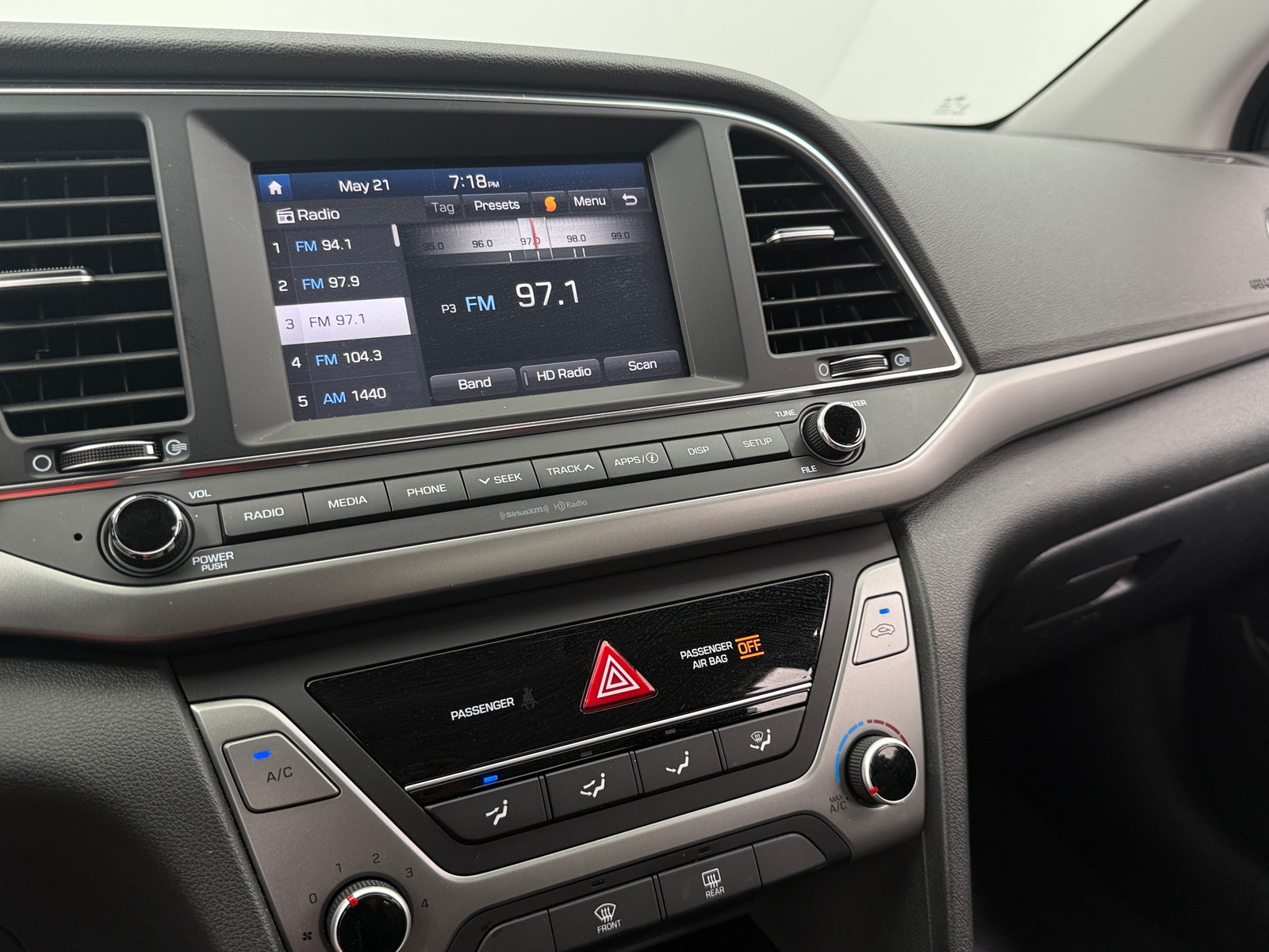 Thumbnail: 2018 Hyundai Elantra - 4