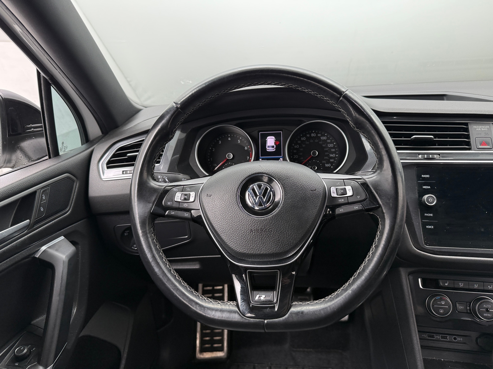 Thumbnail: 2020 Volkswagen Tiguan - 4