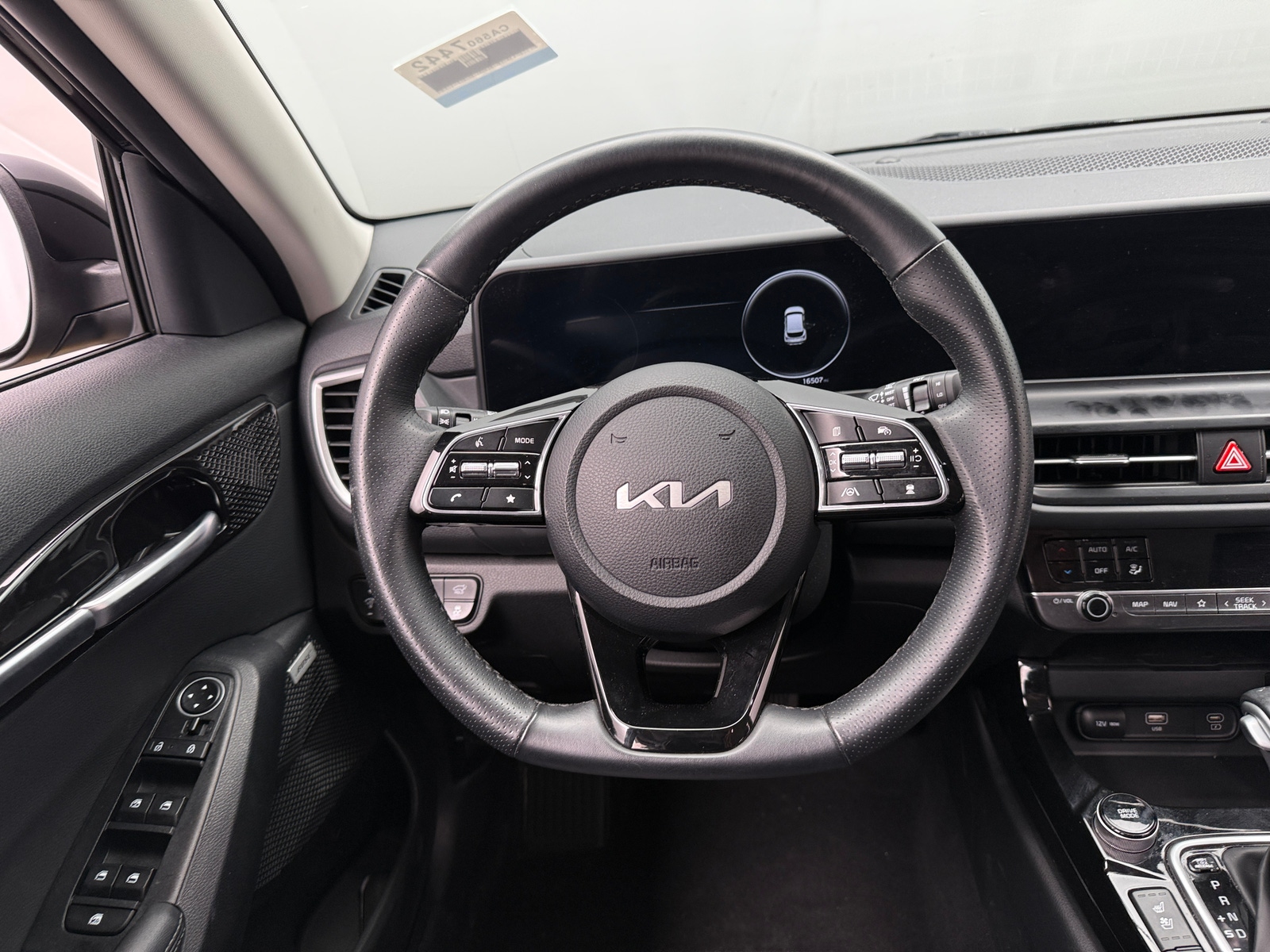 Thumbnail: 2024 Kia Seltos - 4