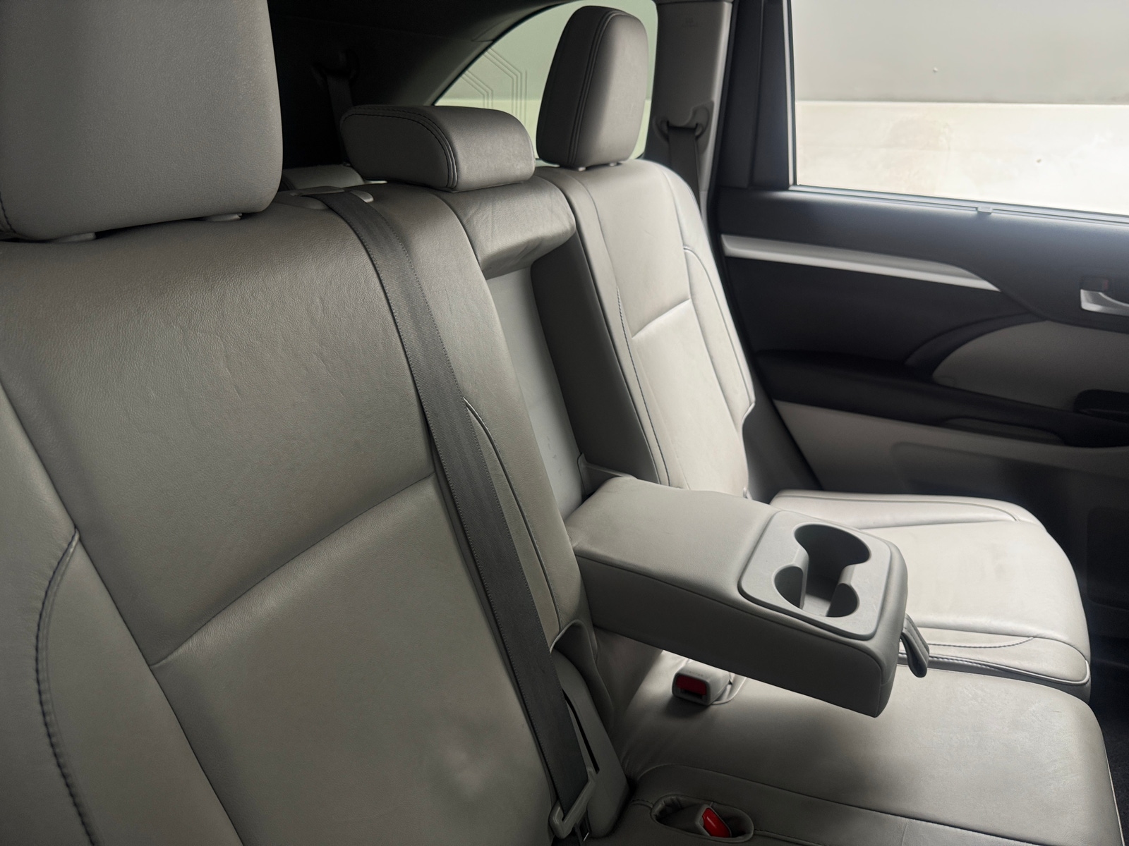 Thumbnail: 2016 Toyota Highlander - 6