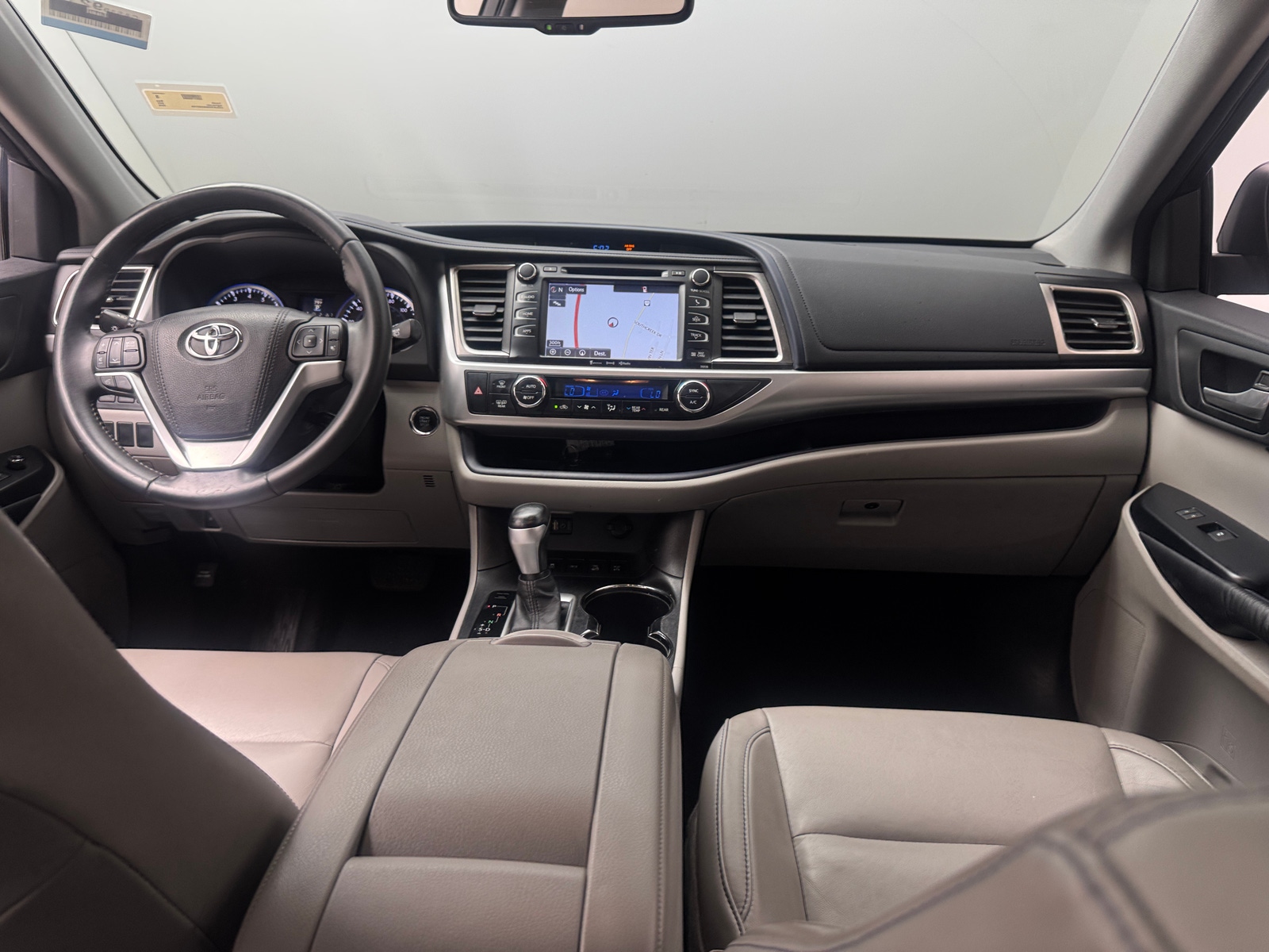 Thumbnail: 2016 Toyota Highlander - 3