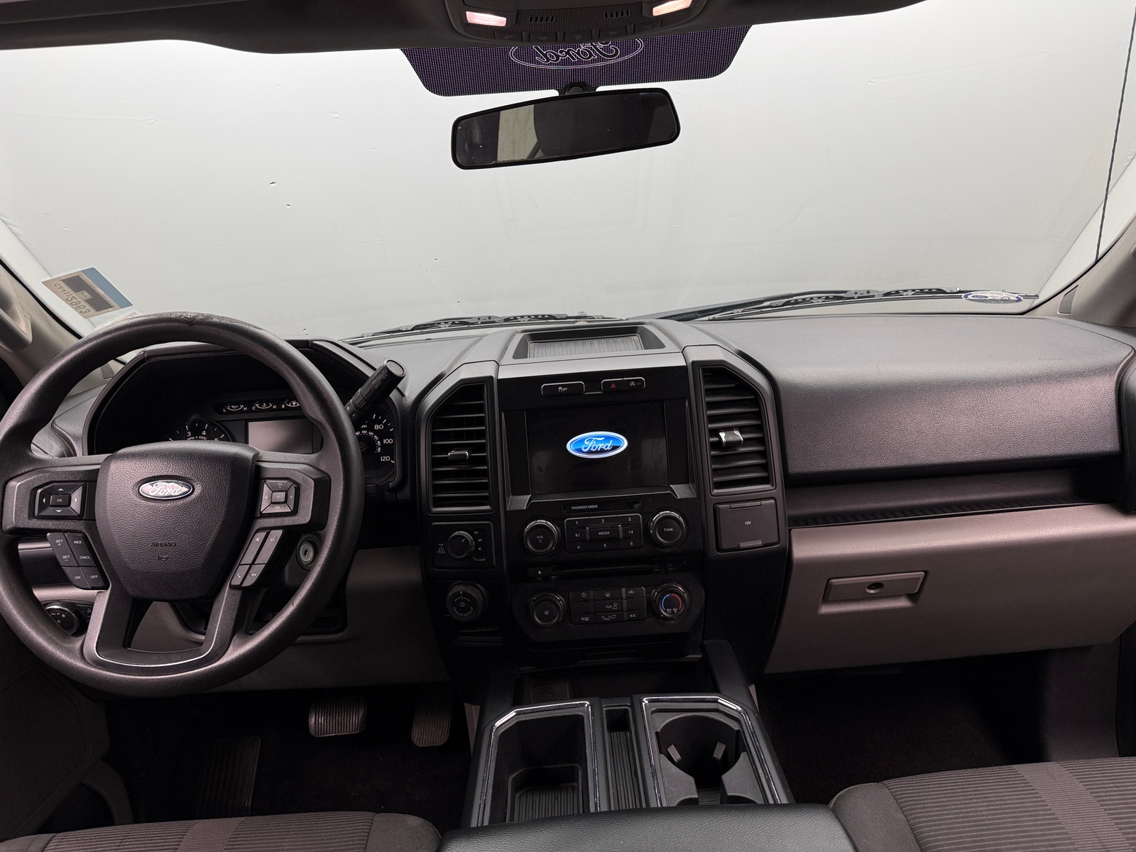 Thumbnail: 2017 Ford Econoline - 3