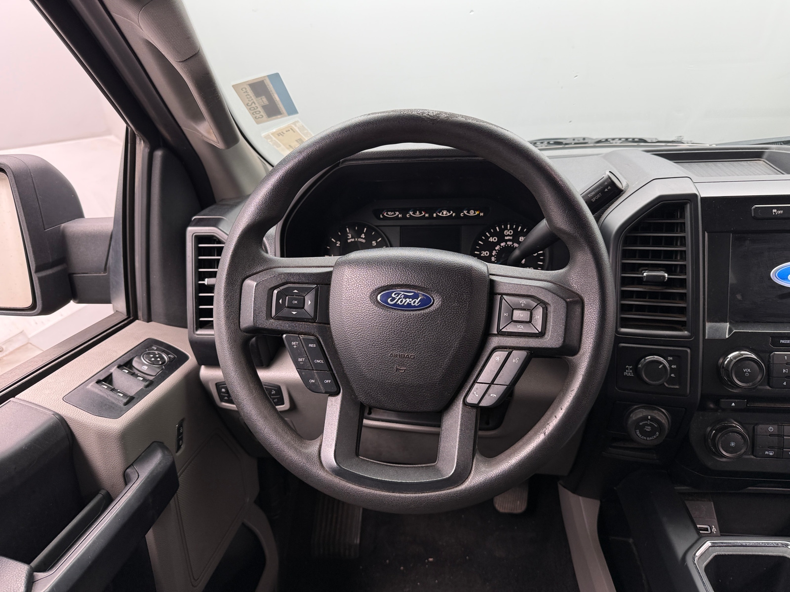 Thumbnail: 2017 Ford Econoline - 5