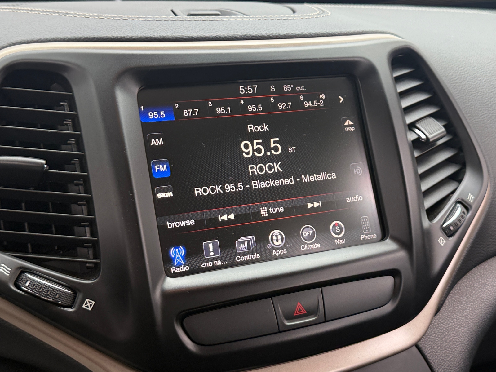 Thumbnail: 2016 Jeep Cherokee - 3