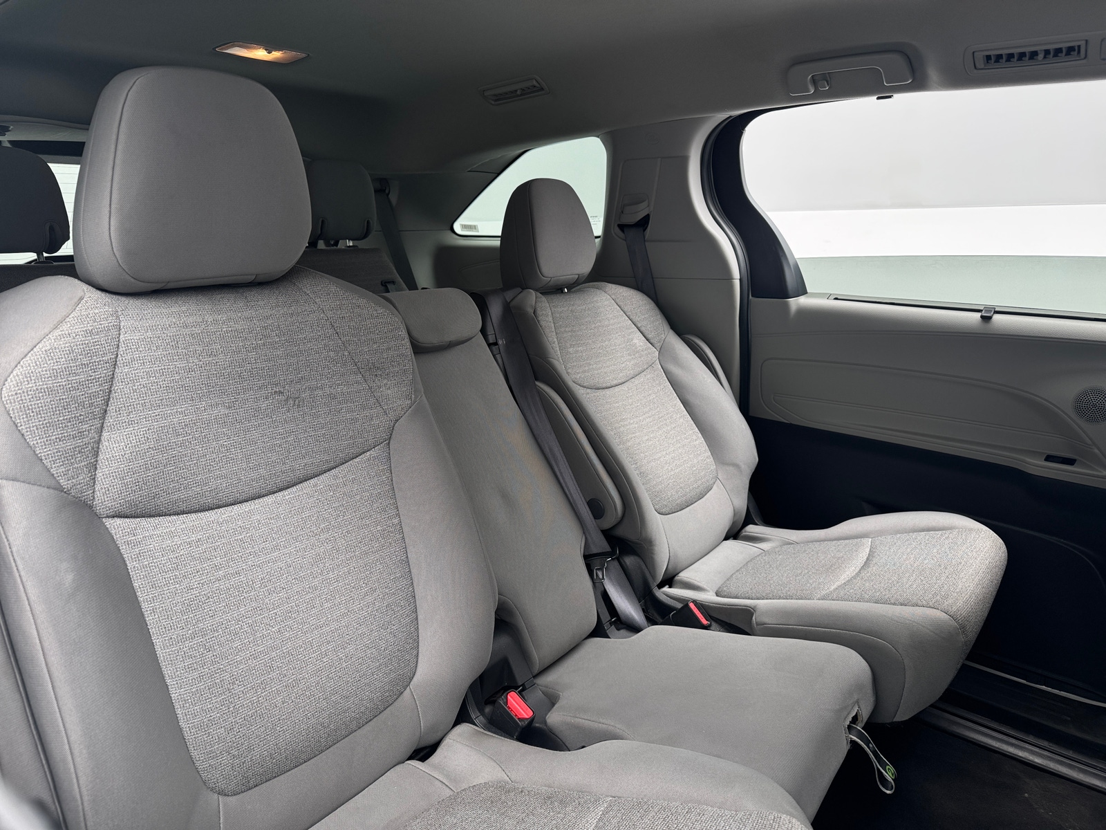 Thumbnail: 2022 Toyota Sienna - 6
