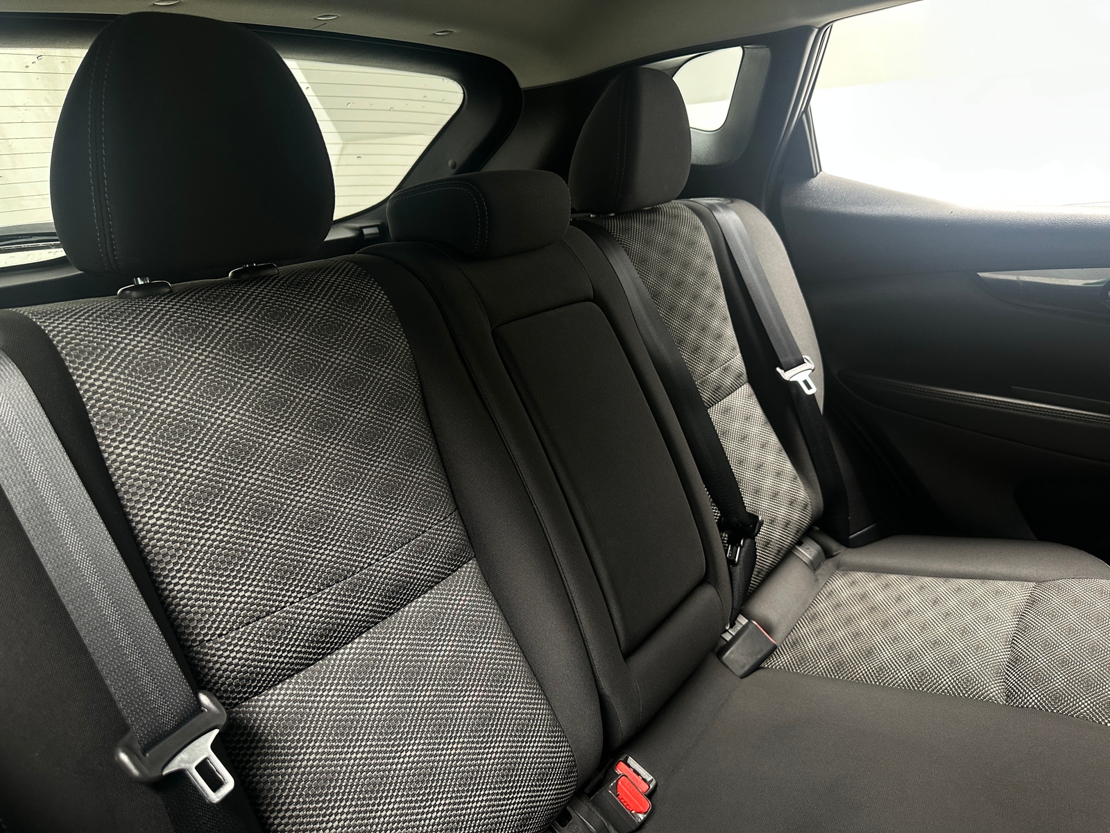 Thumbnail: 2018 Nissan Rogue Sport - 6