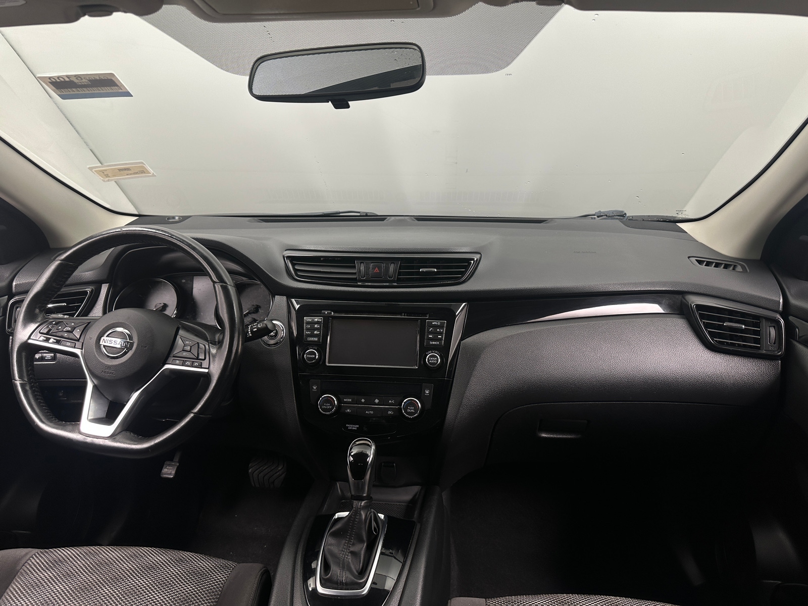 Thumbnail: 2018 Nissan Rogue Sport - 3