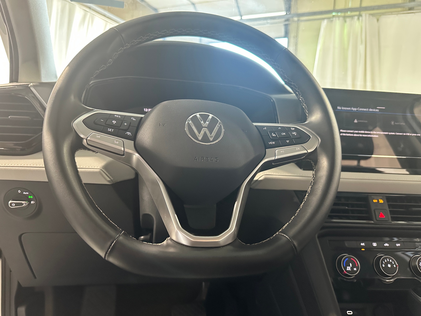 Thumbnail: 2025 Volkswagen Taos - 5