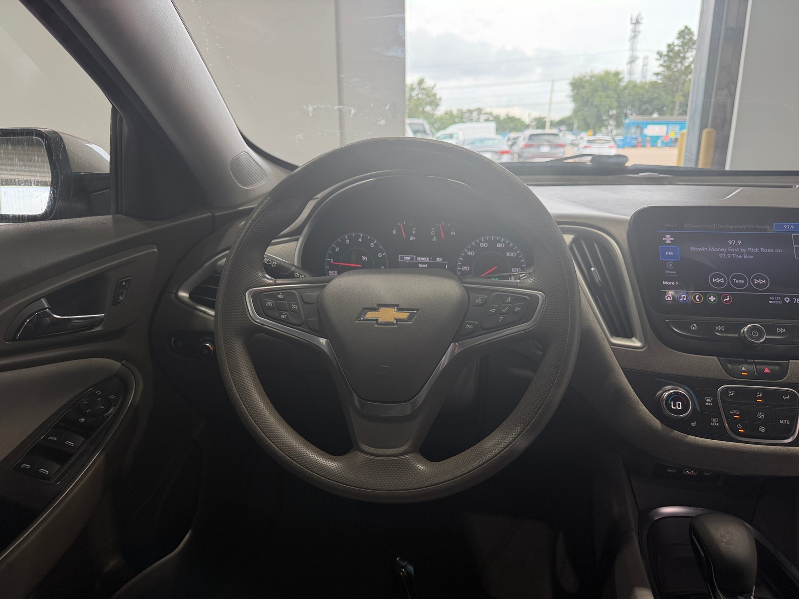Thumbnail: 2022 Chevrolet Malibu - 5