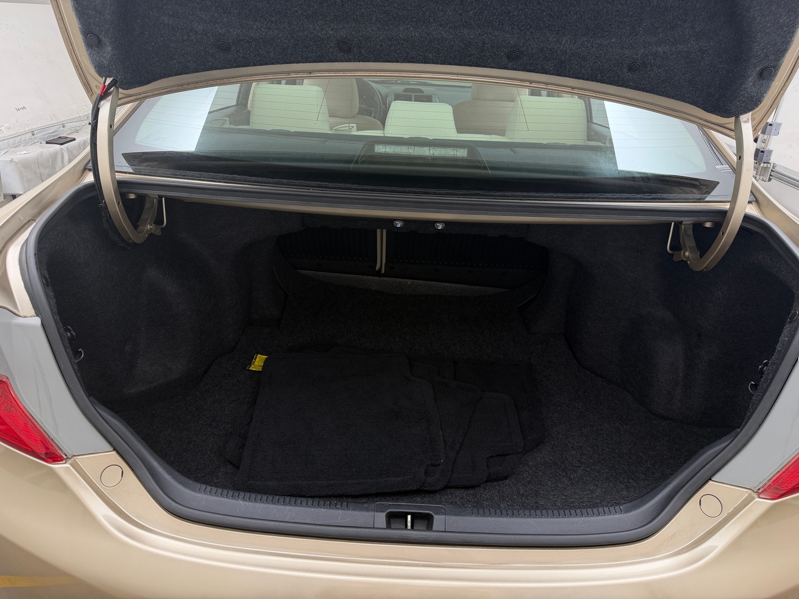Thumbnail: 2012 Toyota Camry - 7