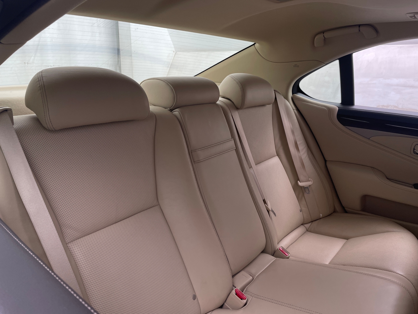 Thumbnail: 2016 Lexus LS - 5