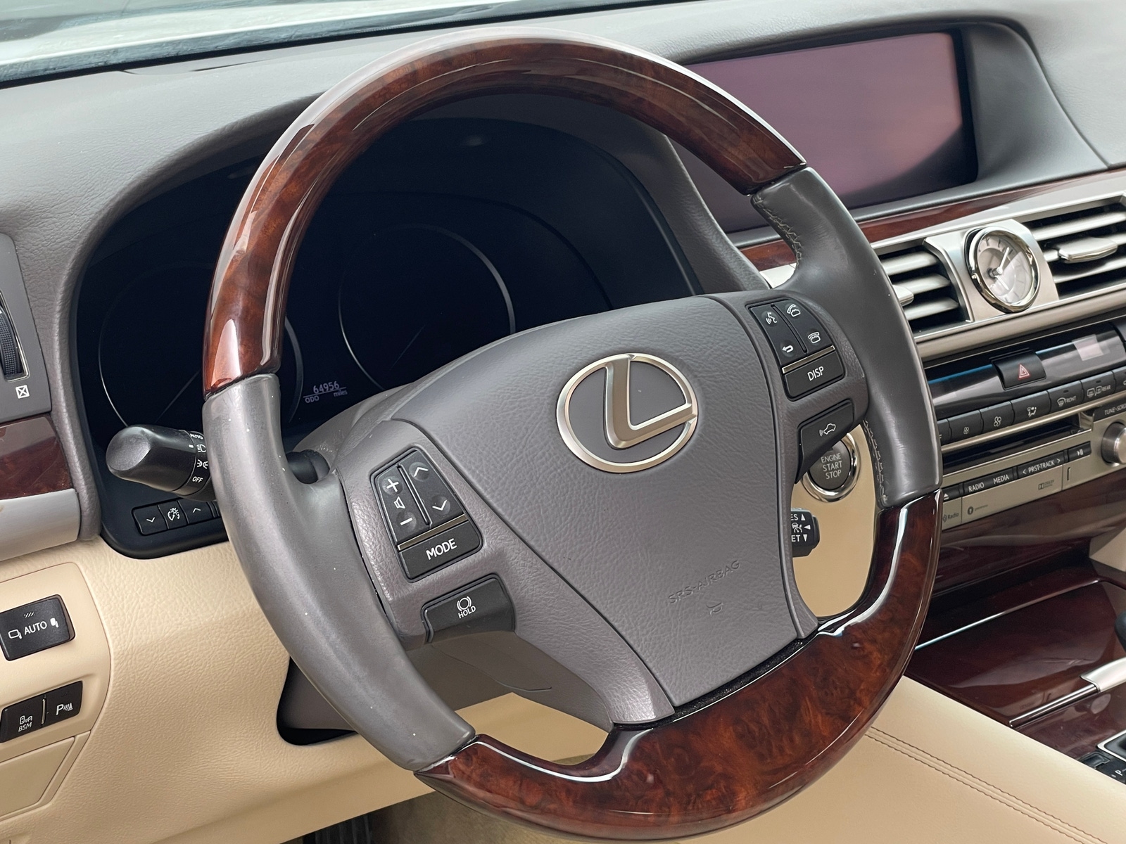 Thumbnail: 2016 Lexus LS - 4