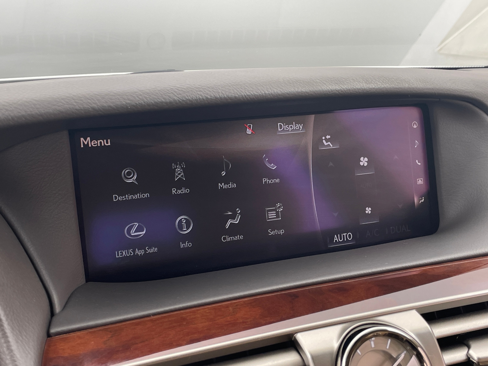 Thumbnail: 2016 Lexus LS - 3