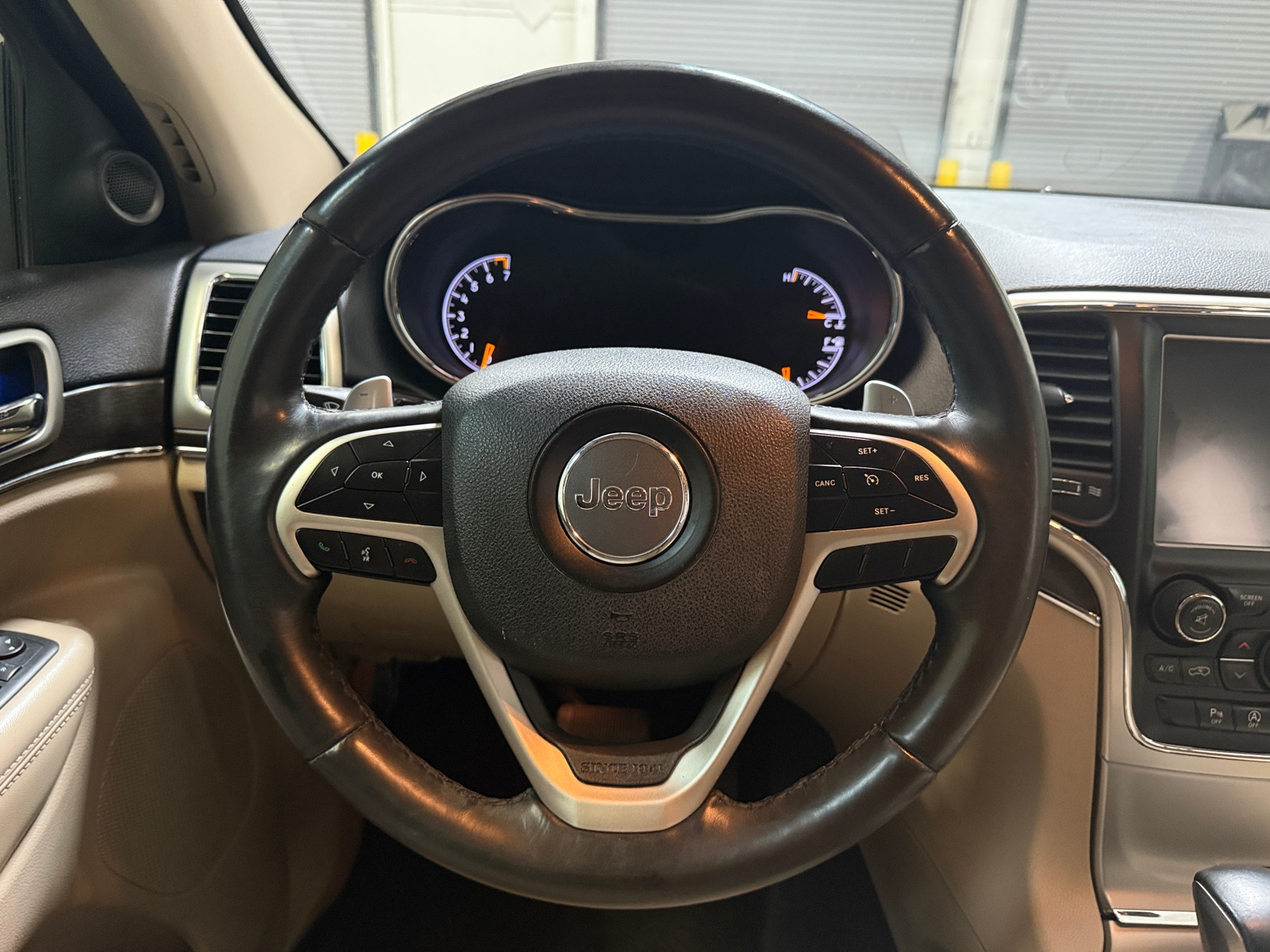 Thumbnail: 2017 Jeep Grand Cherokee - 5