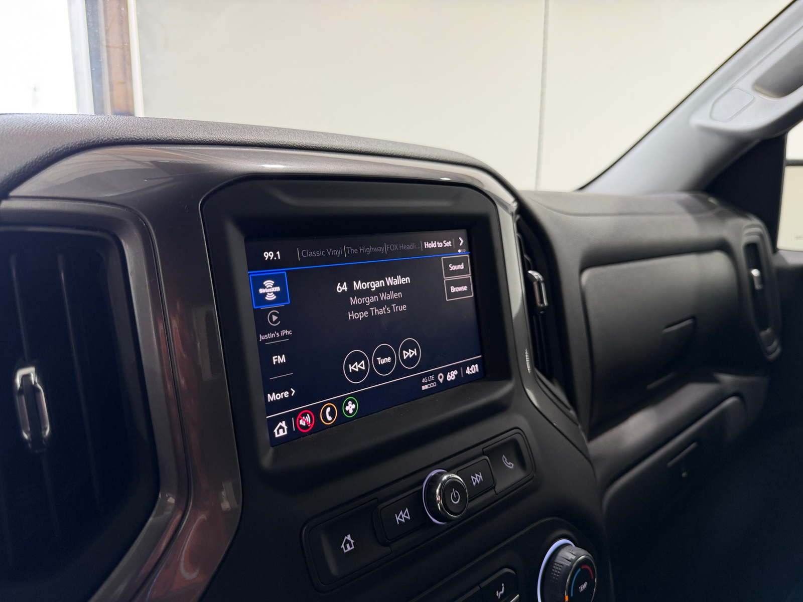 Thumbnail: 2025 Chevrolet Silverado 1500 - 4