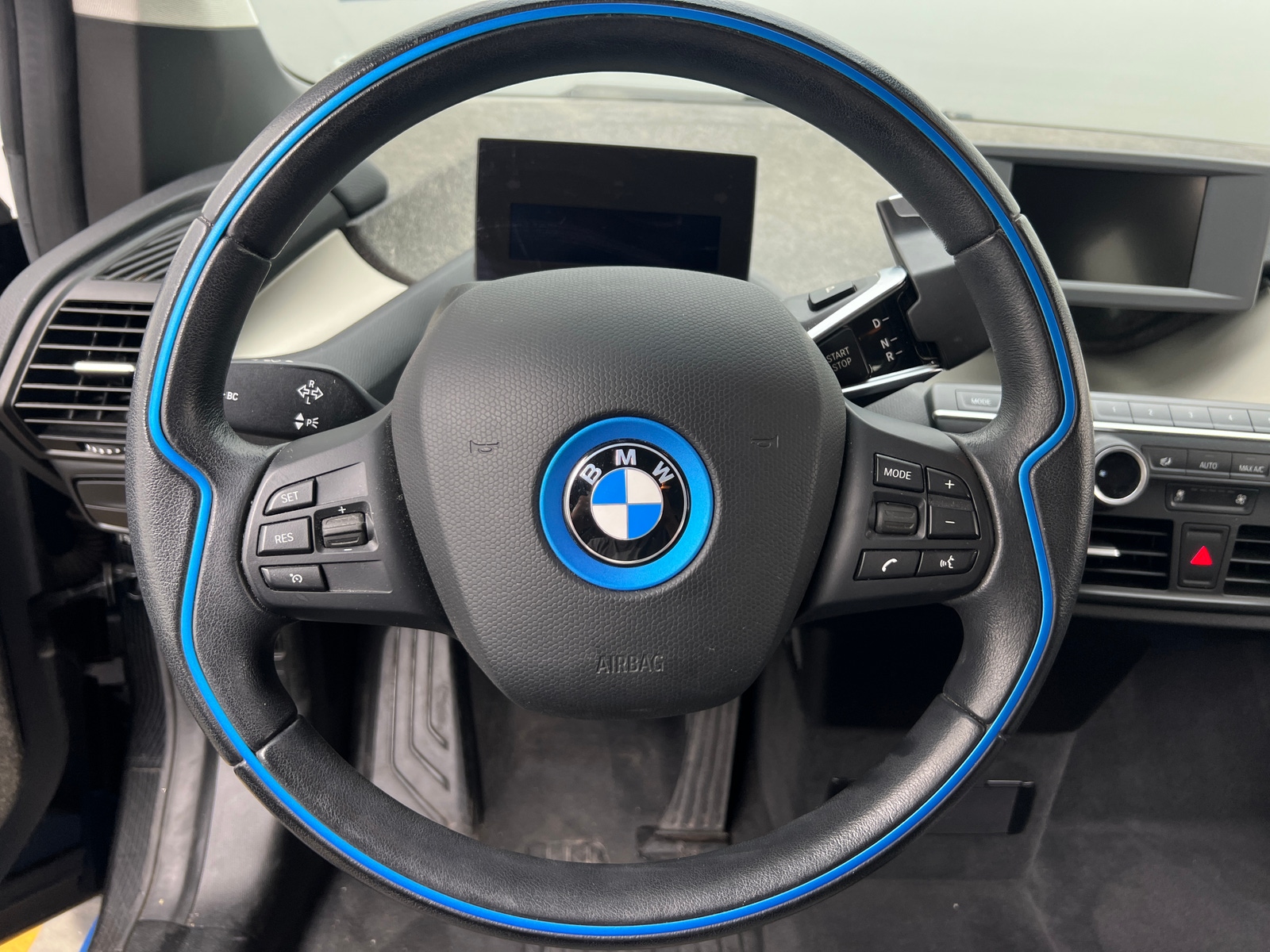 Thumbnail: 2017 BMW i3 - 5