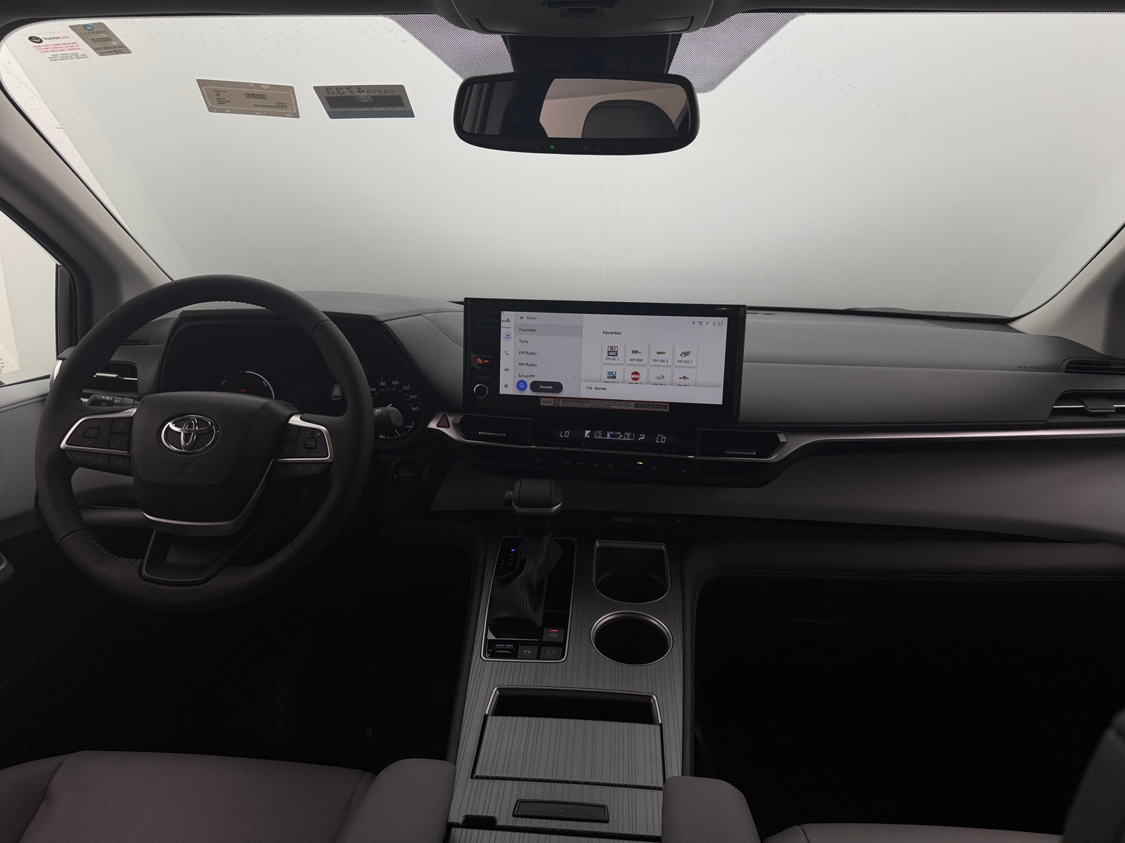Thumbnail: 2025 Toyota Sienna - 2