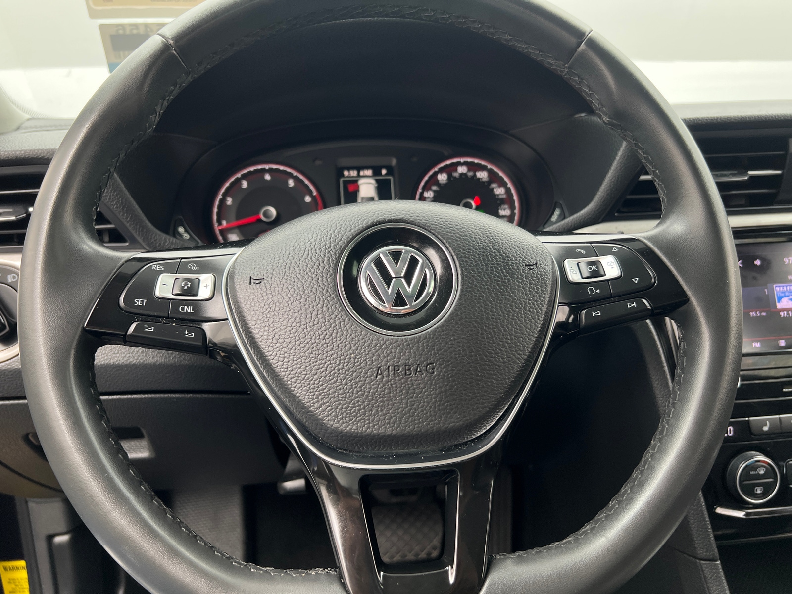 Thumbnail: 2022 Volkswagen Passat - 4