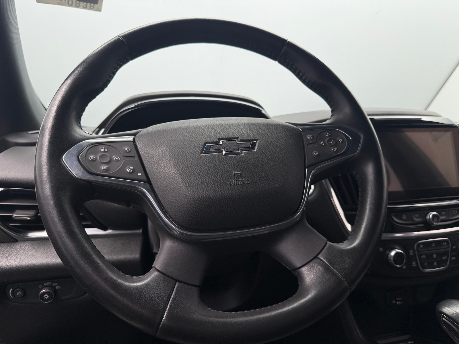 Thumbnail: 2022 Chevrolet Traverse - 4