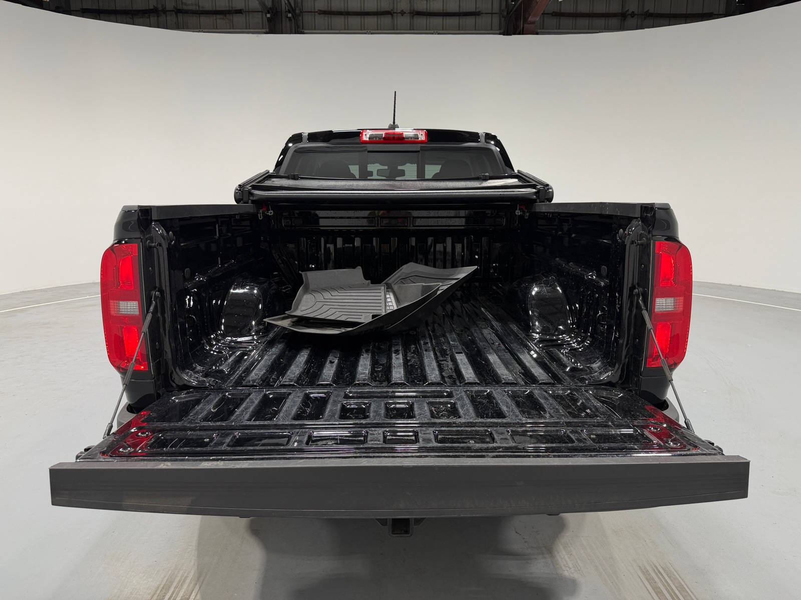 Thumbnail: 2022 Chevrolet Colorado - 7