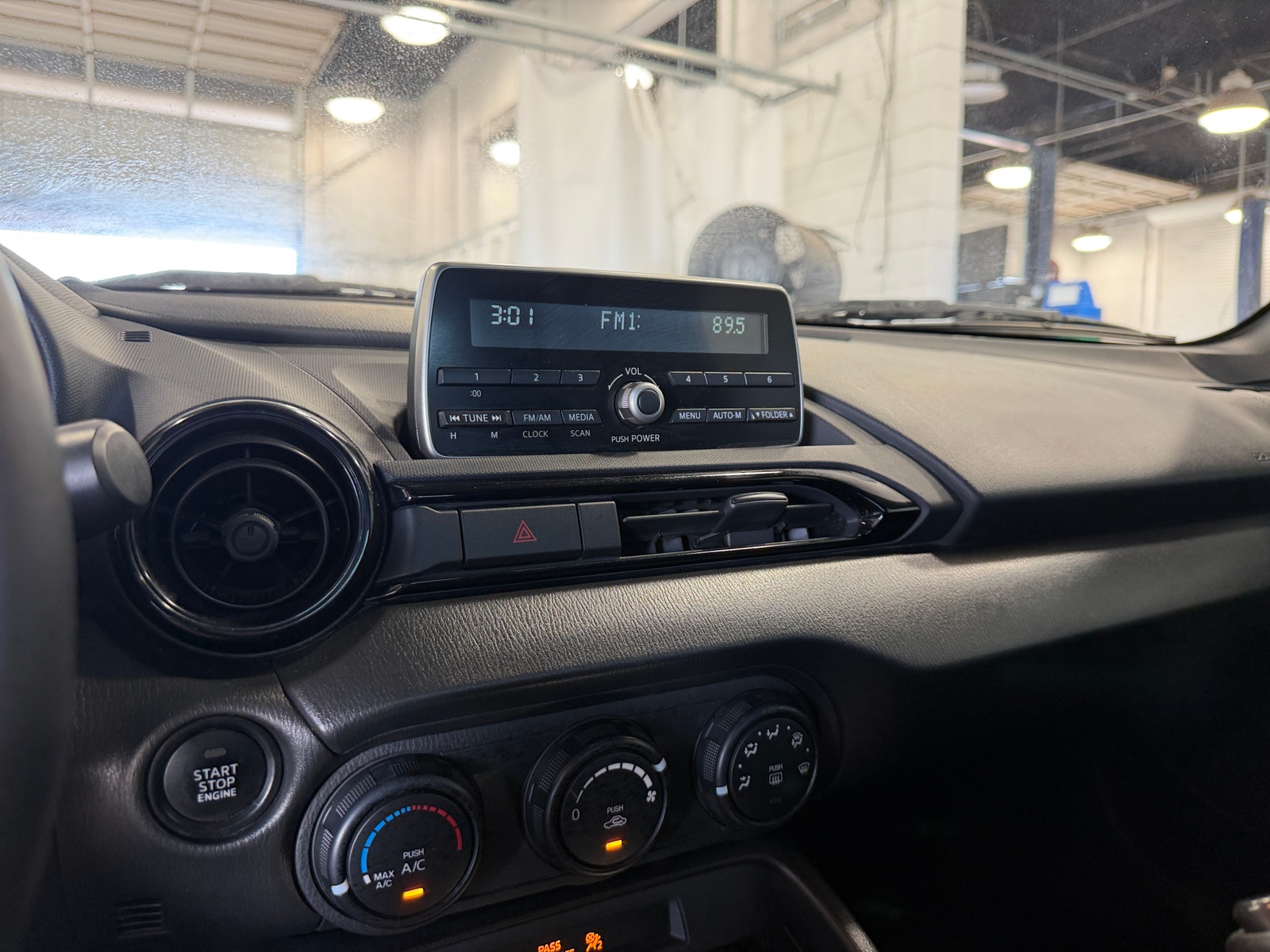 Thumbnail: 2016 Mazda MX-5 Miata - 4
