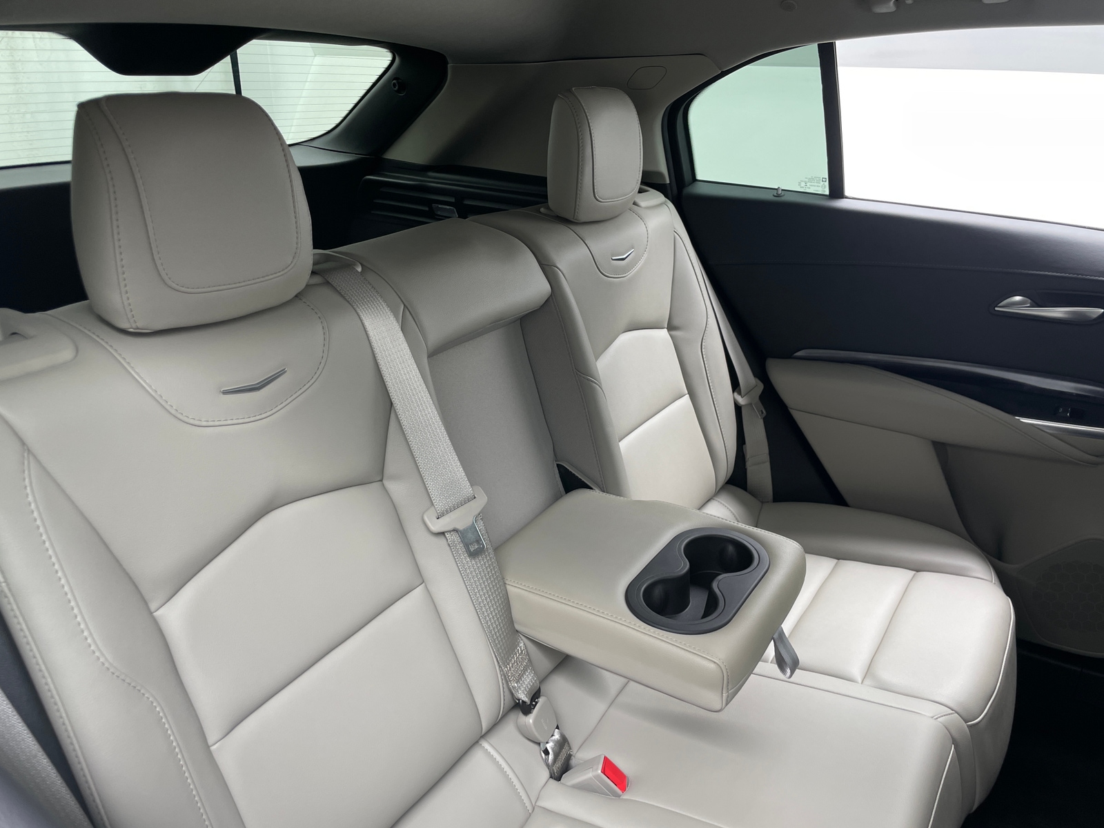 Thumbnail: 2023 Cadillac XT4 - 5