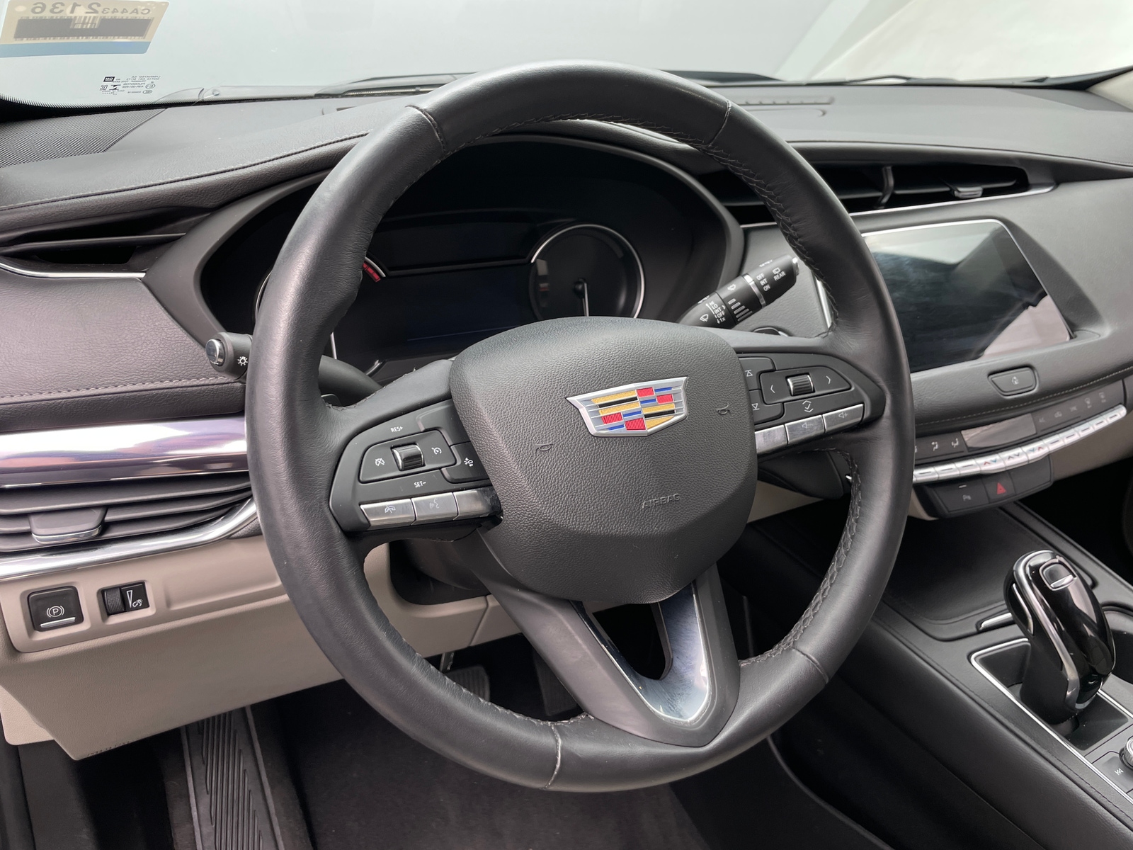 Thumbnail: 2023 Cadillac XT4 - 4