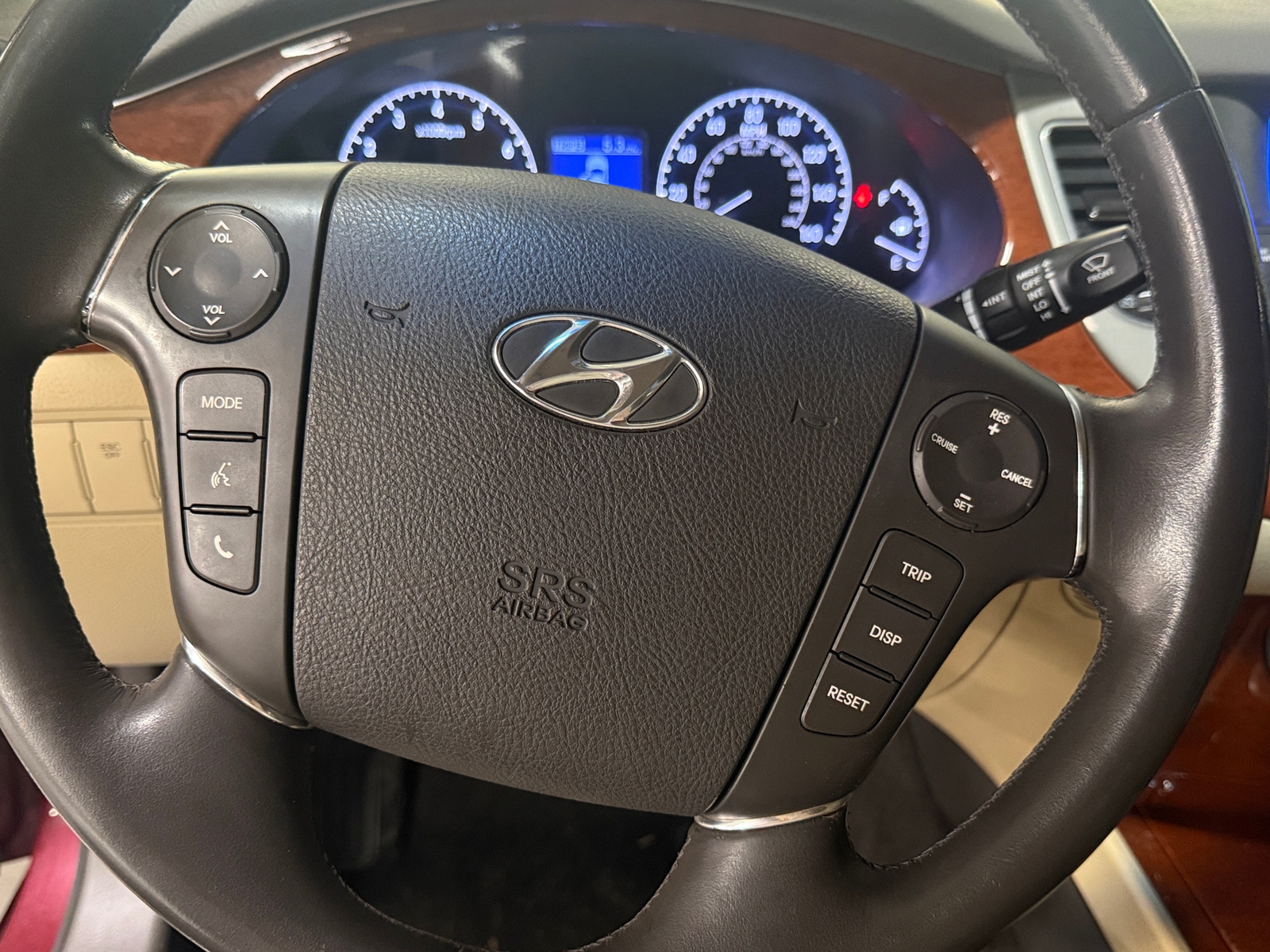 Thumbnail: 2013 Hyundai Genesis - 4