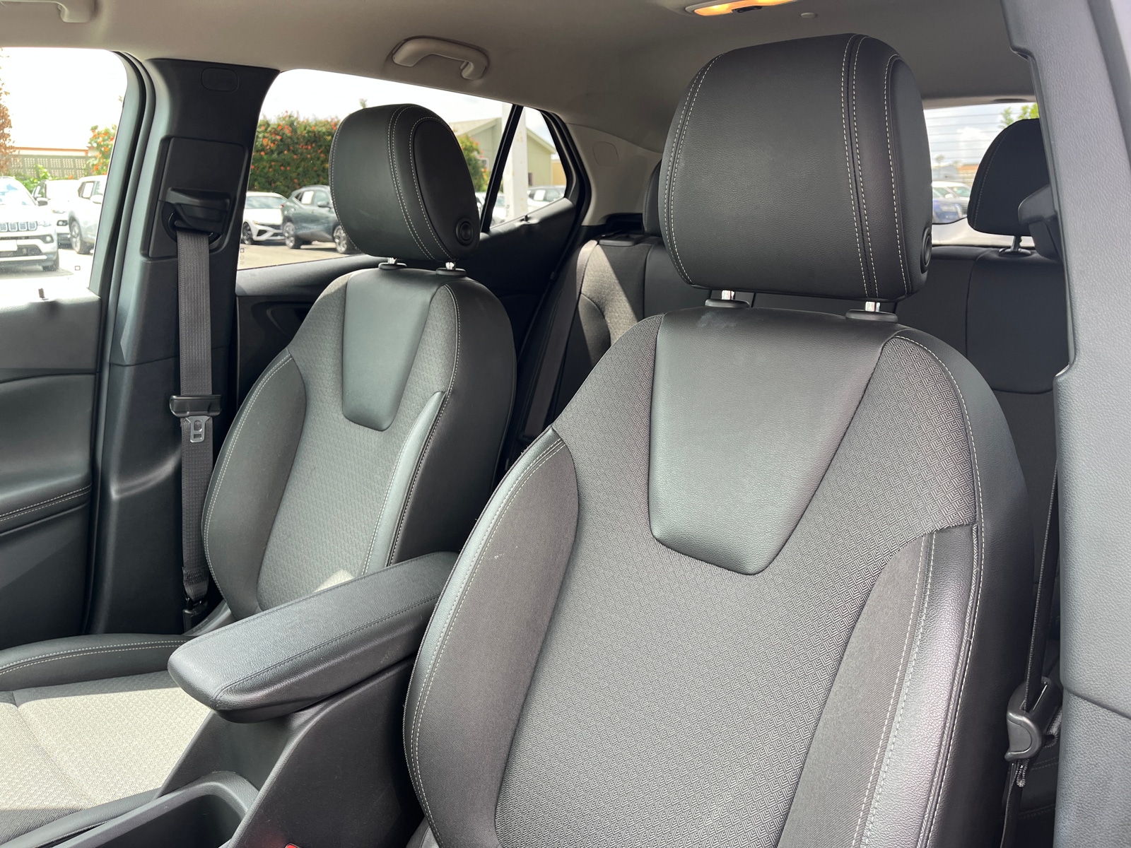 Thumbnail: 2025 Buick Encore GX - 2